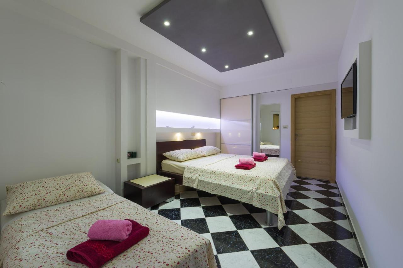 Superb Beachfront Luxury Seaview With Private Beach Милна Екстериор снимка